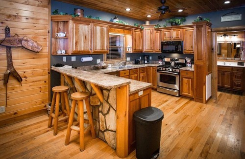 Foxfire Estates Cabin | Sonrise Retreat Beautiful 3 Bedroom 3 Bath plus a loft Sleeps 10. BOOK NOW!