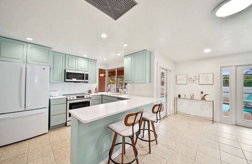 East Rocks House | Sooner Beach Escape: Cute Pool Home in East Rocks