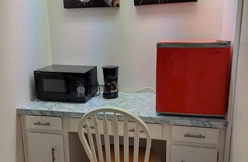Orlando House | Soothing 1-bedroom house with AC in vibrant Orlando