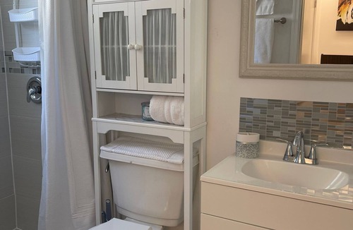 Orlando House | Soothing 1-bedroom house with AC in vibrant Orlando