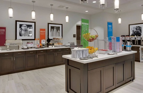 Pompano Isles House | Sophisticated Room for Business & Leisure Travel
