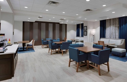 Pompano Isles House | Sophisticated Room for Business & Leisure Travel