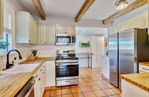 Parker Ridge House | SoSo Orchid House - Historic Tropical Retreat