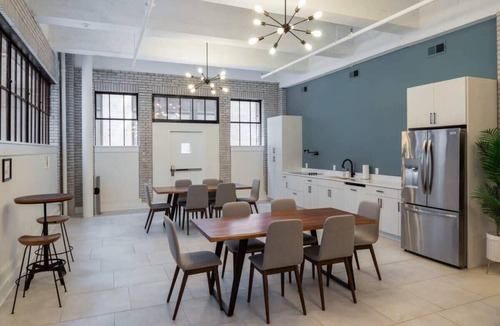 Center City East Apartment | Sosuite | 2BR Loft w W/D, Gym, Lounge