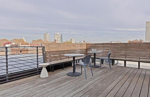 Queen Village Apartment | Sosuite at The Queen - Queen Village