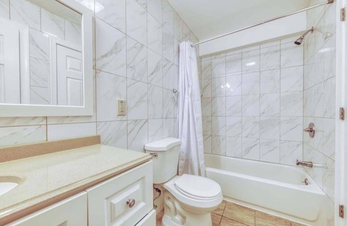 Chinatown Apartment | Sosuite | Foosball 3BR Apt w W/D