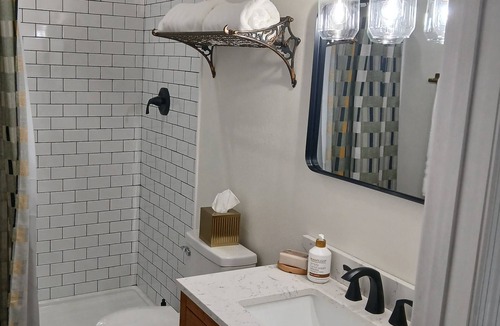 Masaryktown Cottage | South Brooksville, New Cozy Cottage, Convenient. 30 minutes from Tampa