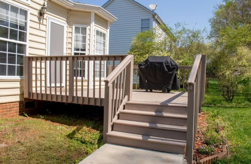 Charlotte House | South CLT Getaway - Near Carowinds, I485, I77, Lake Wylie - Firepit