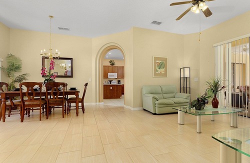 Legacy Park House | SOUTH FACING pool/spa, beautiful spacious 4 bed home just 20 mins from Disney