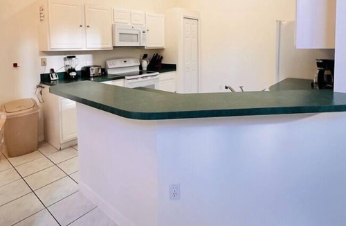 Crescent Lakes House | South Facing W/Private Pool & Spa