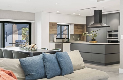 Cutler Bay House | South Miami Gem Near Zoo Miami, The Falls/Pool