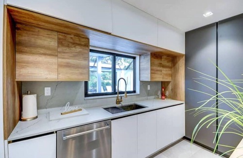 Cutler Bay House | South Miami Gem Near Zoo Miami, The Falls/Pool