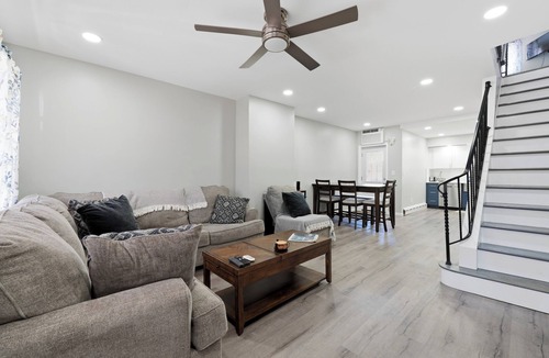 South Philadelphia House | South Philly Sunrise-3 Bedroom Townhome Stadium District