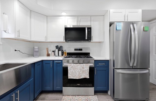 South Philadelphia House | South Philly Sunrise-3 Bedroom Townhome Stadium District