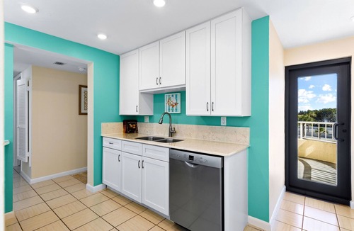 Marco Island Condo | South Seas T4- 306: Pool/Beach view from Condo