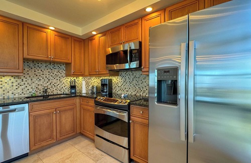 Marco Island Condo | South Seas Tower 4- 812: Beautifully Updated; Large Balcony