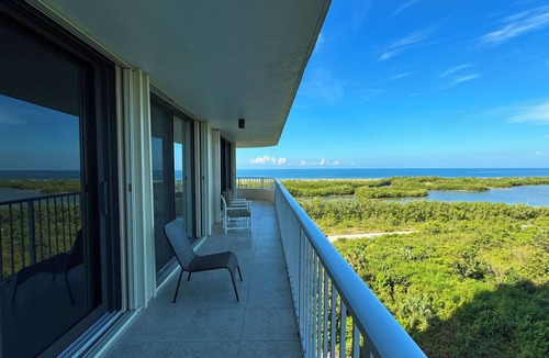 Marco Island Condo | South Seas Tower 4- 812: Beautifully Updated; Large Balcony