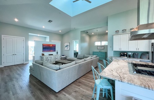 North Captiva House | South Side Tortuga Sunset Pool, Cart & Starlink – Limited-Time Year-End Savings!
