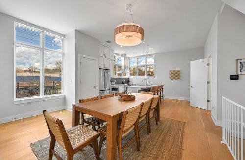 East End - Valley Street House | South Slope Asheville Townhome 3 Ensuite Bedrooms