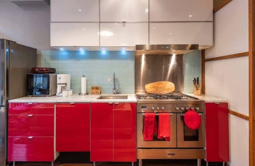 Graduate Hospital Apartment | South St Flat | 20 minutes to Stadiums!