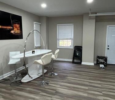 Southwestern House | Southern Collective Sleeps8! Airport-Beltline