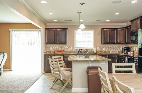 South Congaree House | Southern Comfort Oasis 5 Bed 20 min to USC