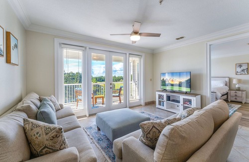 Carrabelle Condo | Southern Fairway Escape 2/2