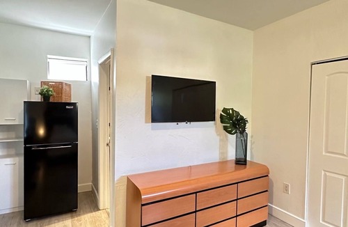 Ludlam Apartment | SouthWest Private Cozy Studio