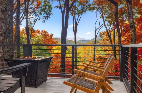 Walnut Mountain Cabin | Spa Retreat | Massage Loft, Hot Tub & Long Views