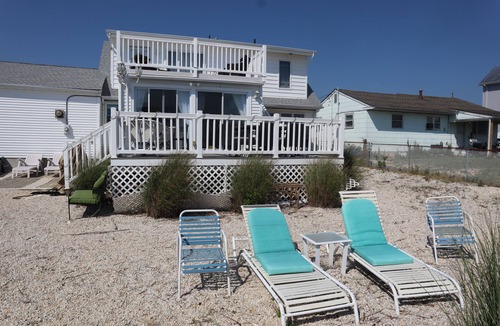 Mystic Island House | Spacious Waterfront Vacation Home, 4 Bedrooms, Sleeps 12