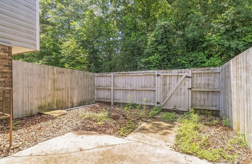 Ellenwood Apartment | Spacious 1 Bed 1.5 Bath Towmhome I Ellenwood