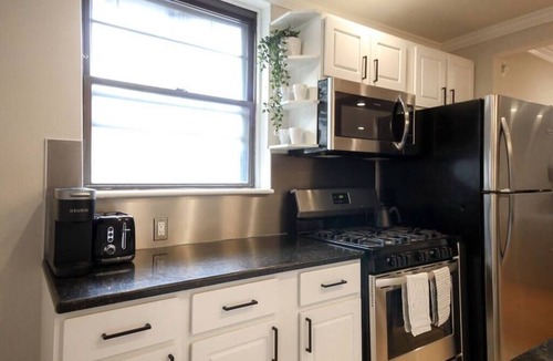 Center City Apartment | Spacious 1BDR With Private Entrance Heart of City