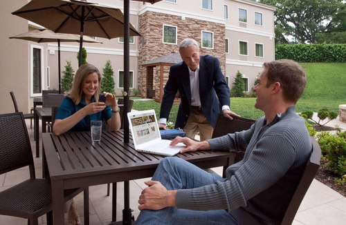 Johnson City Apartment | Spacious 1BR Suite w/Kitchen | Breakfast & Pool