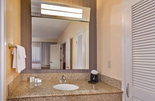 University Place Hotel | Spacious 1BR Unit Near Pavilion | Pet-Friendly & Enjoy the Pool