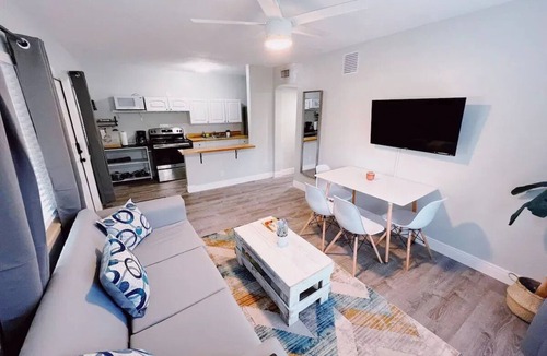 Coral Ridge Apartment | Spacious 2-Bedroom Retreat in Fort Lauderdale | Steps from Beaches & Dining