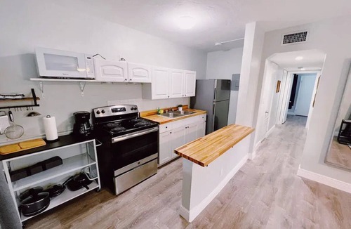Coral Ridge Apartment | Spacious 2-Bedroom Retreat in Fort Lauderdale | Steps from Beaches & Dining