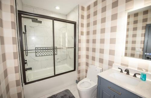 Dawsonville House | Spacious 2 bedroom Unit 4 beds sleeps 6 , D