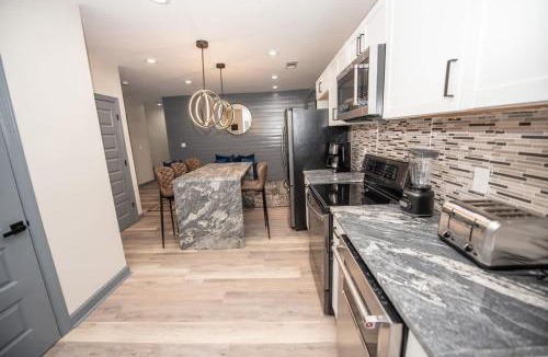 Dawsonville House | Spacious 2 bedroom Unit 4 beds sleeps 6 , D