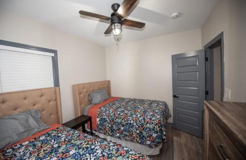 Dawsonville House | Spacious 2 bedroom Unit 4 beds sleeps 6 , D