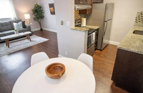 Central Oakland Park Apartment | Spacious 2-Bedroom Apt near Beaches, Dining & Shops