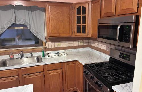 Wildwood Crest Apartment | Spacious 2-bedroom apt in the Crest