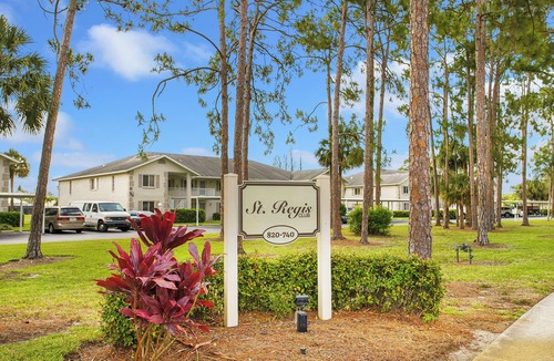 Lely Golf Estates Condo | Spacious 2 beds/2baths condo- near Lely Country Club w/relaxing lanai!