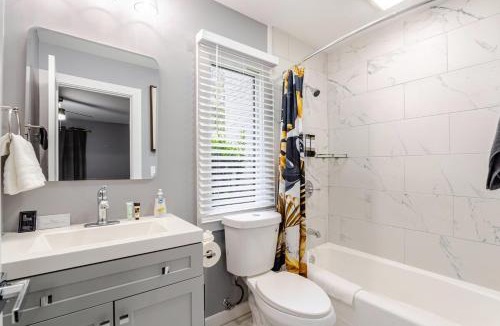 Charlotte Apartment | Spacious 2BR 2BA Steps from Hospitals and Uptown Charlotte Minimum Stay 15 Days or More