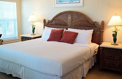 Bradenton Beach Hotel | Spacious 2BR condo. Perfect for family gatherings