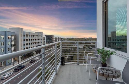 Historic Uptown Apartment | Spacious 2BR Retreat Perfect for Tropicana Events