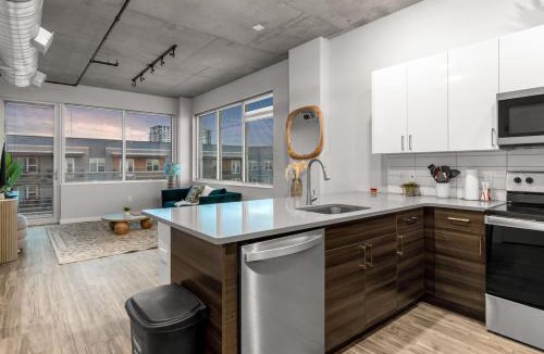 Historic Uptown Apartment | Spacious 2BR Retreat Perfect for Tropicana Events