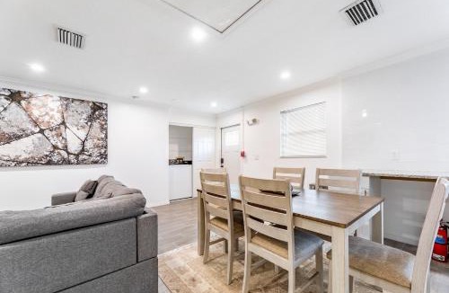 Stuart Apartment | Spacious 2BR Townhouse Near The Beach with Parking