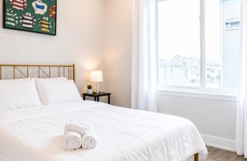 Kensington Apartment | Spacious 2BR2BA for 6 3 Beds WD Fast WiFi
