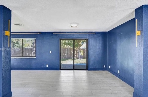 North Lauderdale House | Spacious 3-bedroom Smart home in lovely North Lauderdale with AC