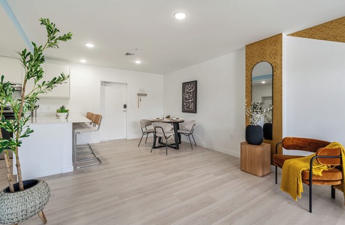 Little Ranches Apartment | Spacious 3-bedroom apartment with AC, fitness room in delightful Hollywood